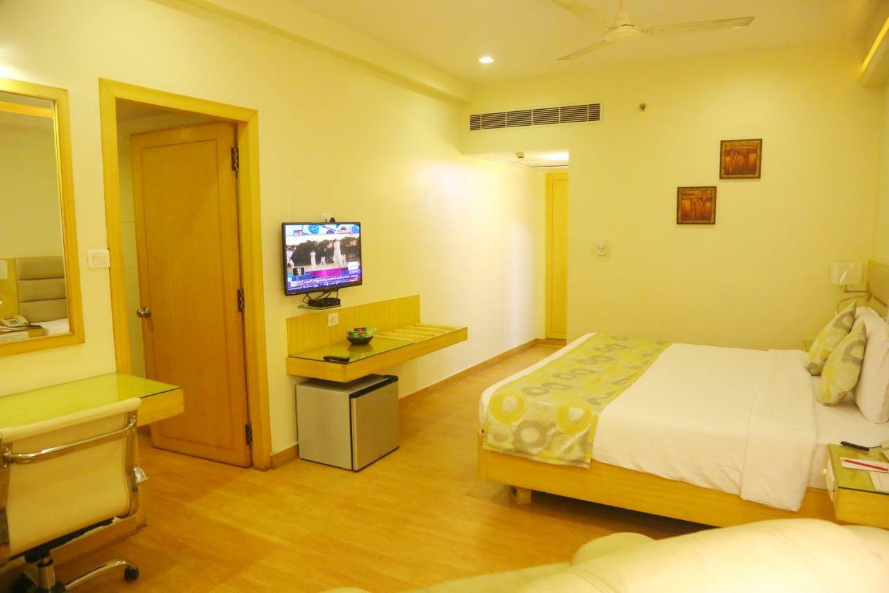 Royal Fort Hotel Visakhapatnam Zewnętrze zdjęcie